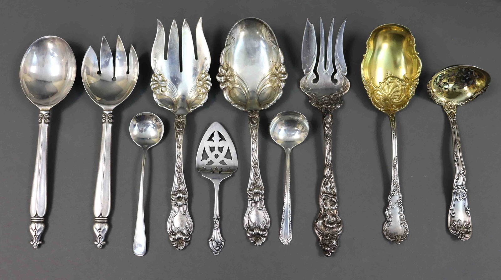 (43) PIECE SILVER SERVICEWARE & FLATWAREWARE GROUP (1 of 6)