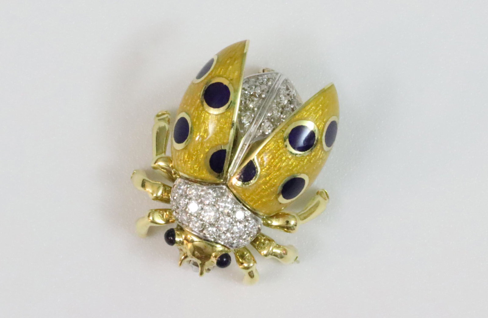 GARAVELLI 18K DIAMOND & ENAMELED LADYBUG PIN (1 of 4)