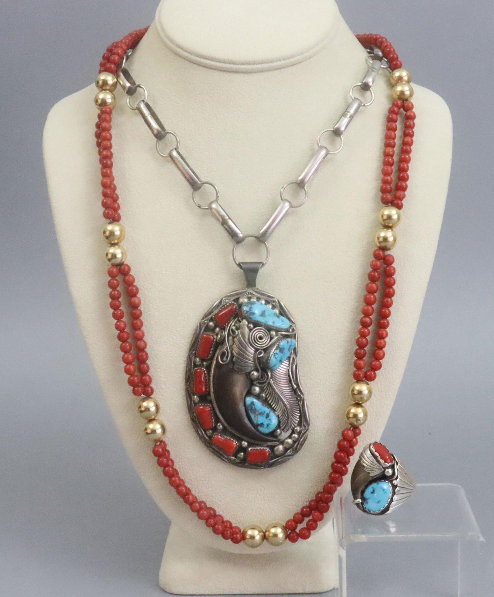 (3) PIECE TURQUOISE & CORAL JEWELRY GROUP (1 of 9)