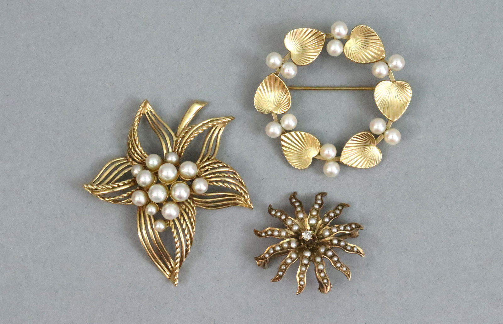 (3) PEARL & SEED PEARL GOLD PINS (1 of 2)