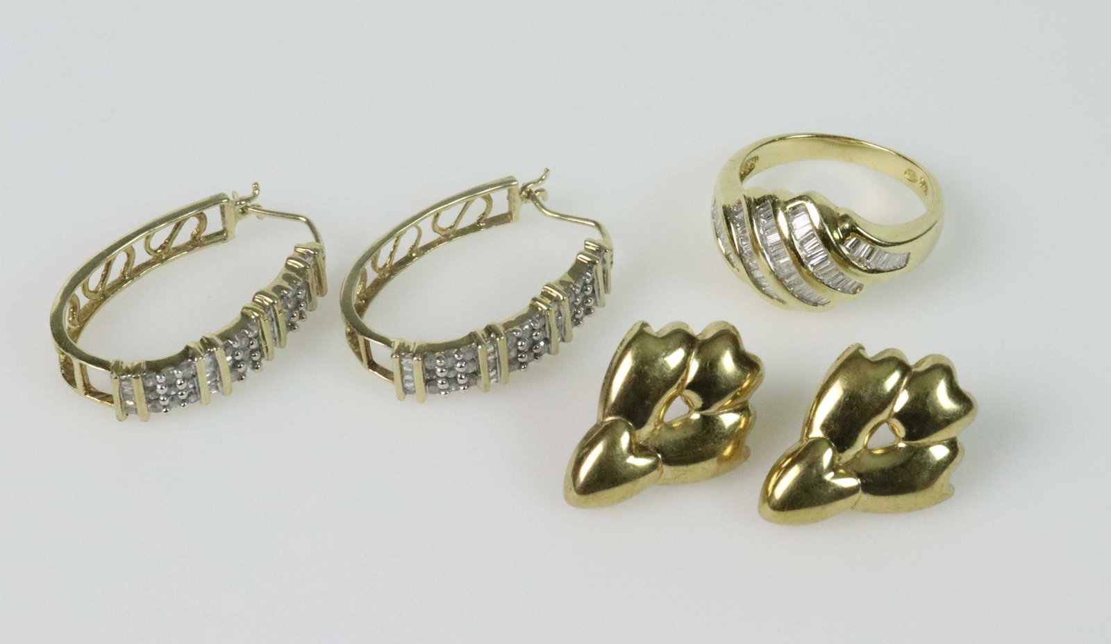 (3) PIECE GOLD JEWELRY GROUP (1 of 4)