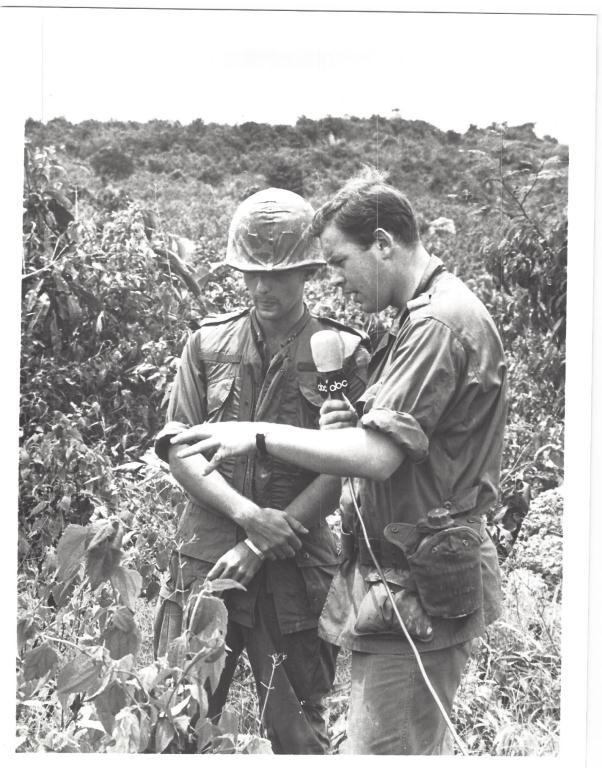 100+ ABC BLACK & WHITE PHOTO STILLS: from Peter Jennings With the News including: correspondents, editors and commentators, NASA, Vietnam, UN, Mideast, etc., duplicates included in total