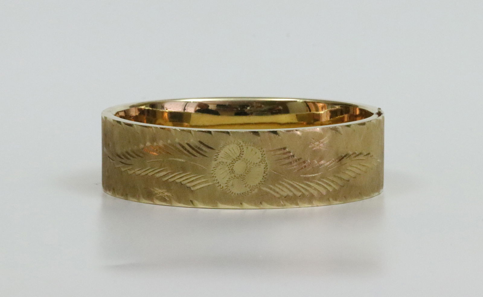 14K WIDE SLIDE HINGED BANGLE (1 of 5)