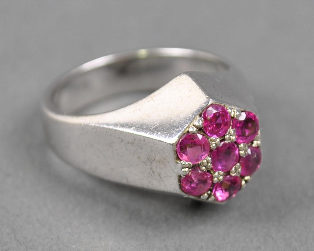 WHITE GOLD RUBY RING