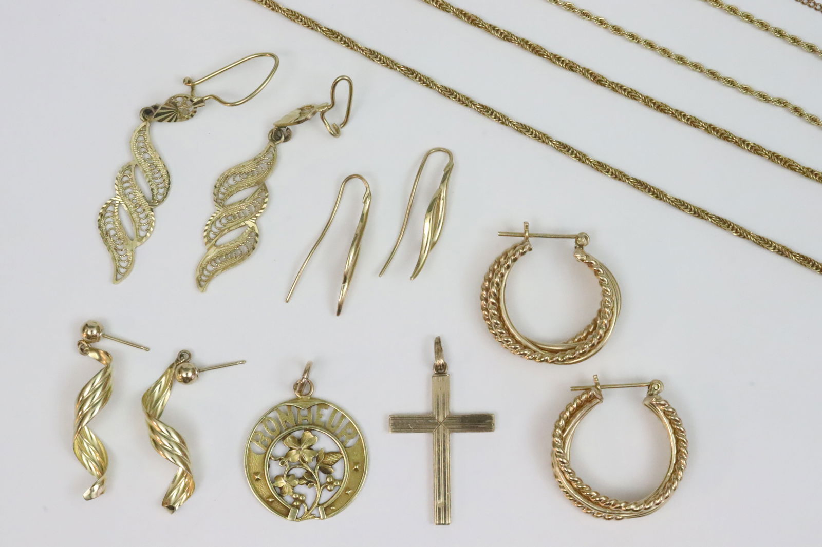 (9) PIECE GOLD JEWELRY GROUP, SOME AS IS (1 of 3)