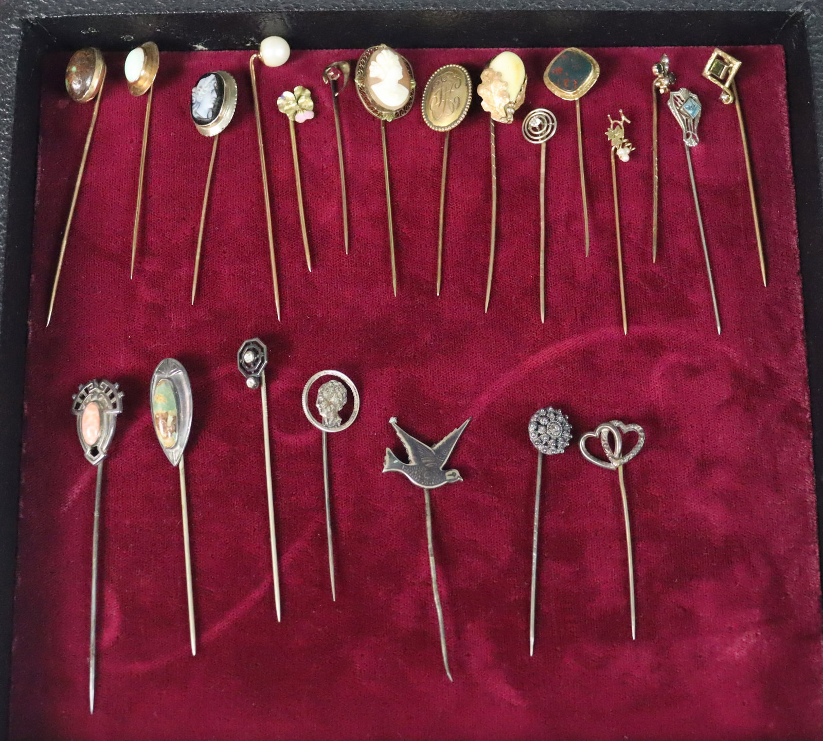 (15) VINTAGE 10K STICKPINS: including a rough turquoise pin, an opal, a black & white (likely onyx) cameo, an 8mm cultured pearl pin (stamped 14K, pin stem lower gold, pearl with minor dimples & blemishes), an enameled pansy pin