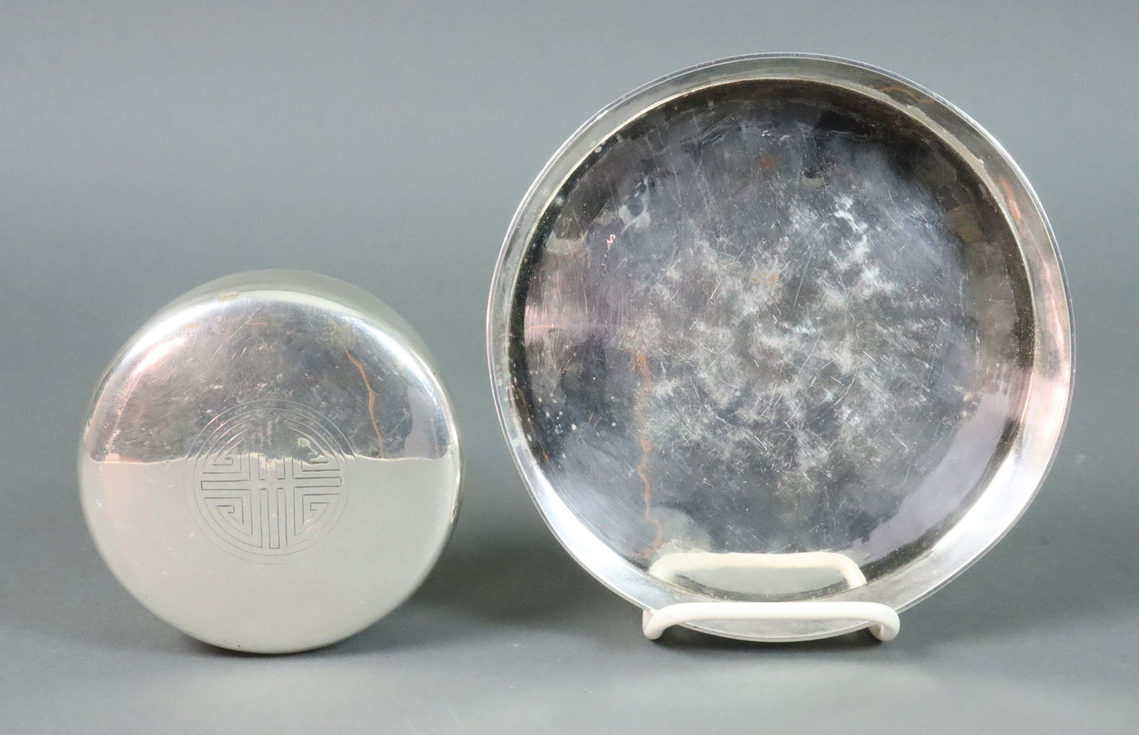 JAPANESE SILVER SHOU DRESSER JAR AND A BOWL (1 of 6)
