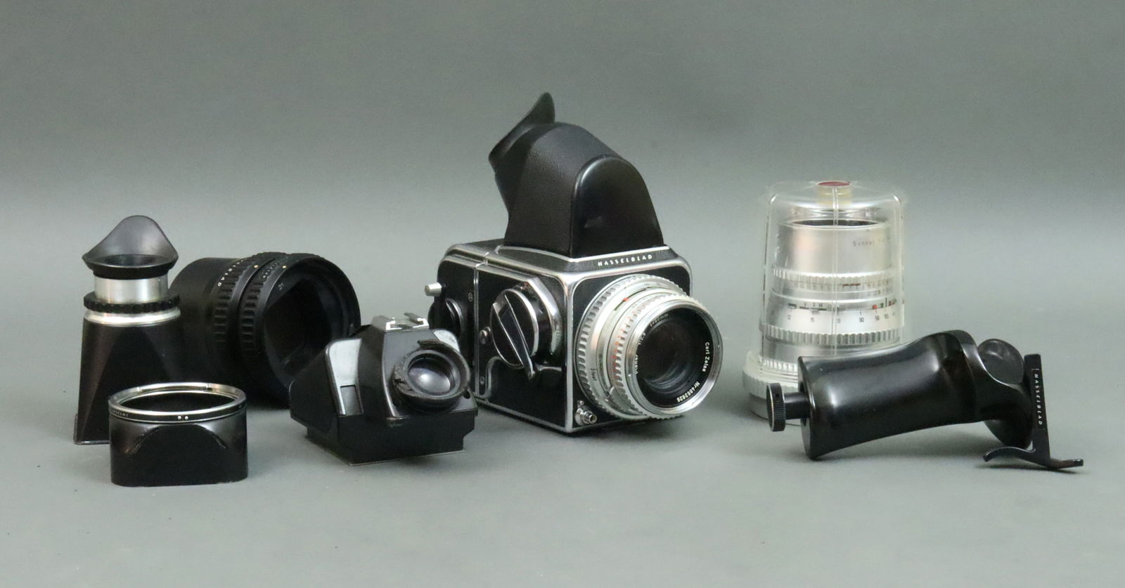 HASSELBLAD 500-C CAMERA, 2 ZEISS LENSES & MORE (1 of 7)