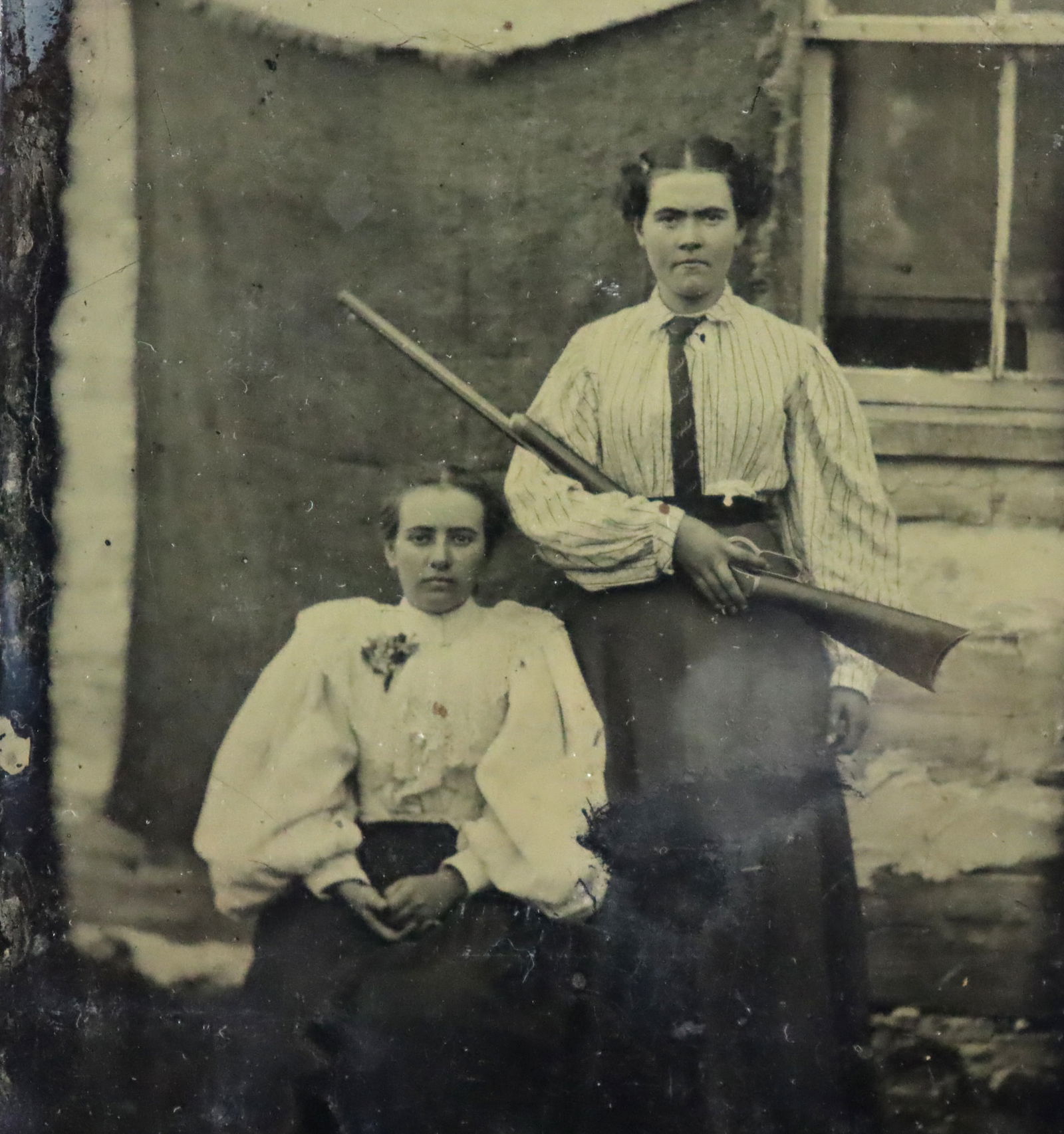 LARGE LOOSELEAF ALBUM OF 500+ TINTYPES (1 of 18)