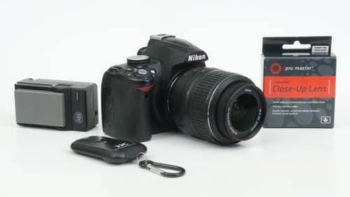 NIKON D-3000 DSLR CAMERA