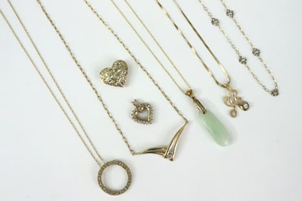 (10) PIECE GOLD PENDANT & NECKCHAIN GROUP
