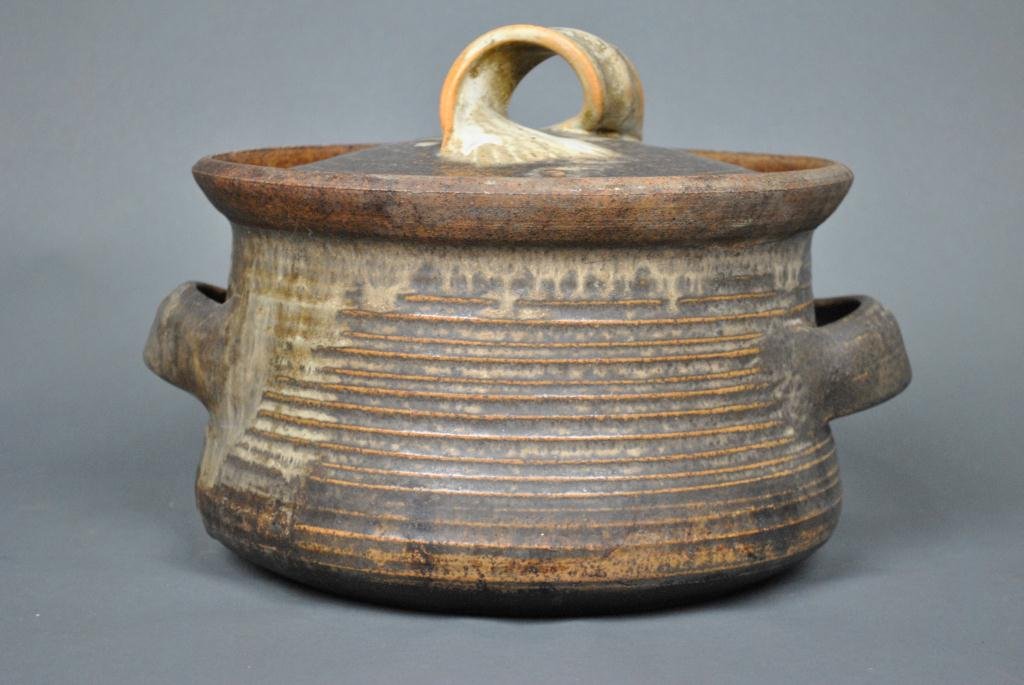 COVERED POTTERY VESSEL, BY KAREN KARNES: signed with monogram KK, 8.5x10in.