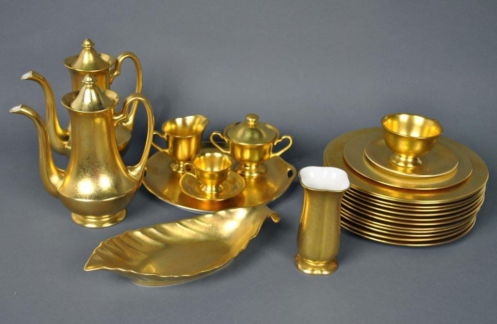 24-PIECE ETCHED GOLD PICARD ROSE & DAISY CHINA: including 12 dinner plates, 2 teapots, lunch plate, sugar & creamer, tea cup & saucer, demitasse cup & saucer, 11" pastry server, 12" shell dish and a 6" footed vase, all with gold mark, plates with s