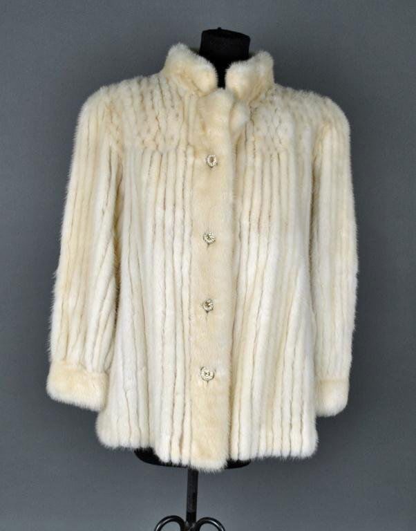 J. ARONSON WHITE MINK JACKET: Hackensack, NJ label, length 30in., width shoulder-to-shoulder 19in.