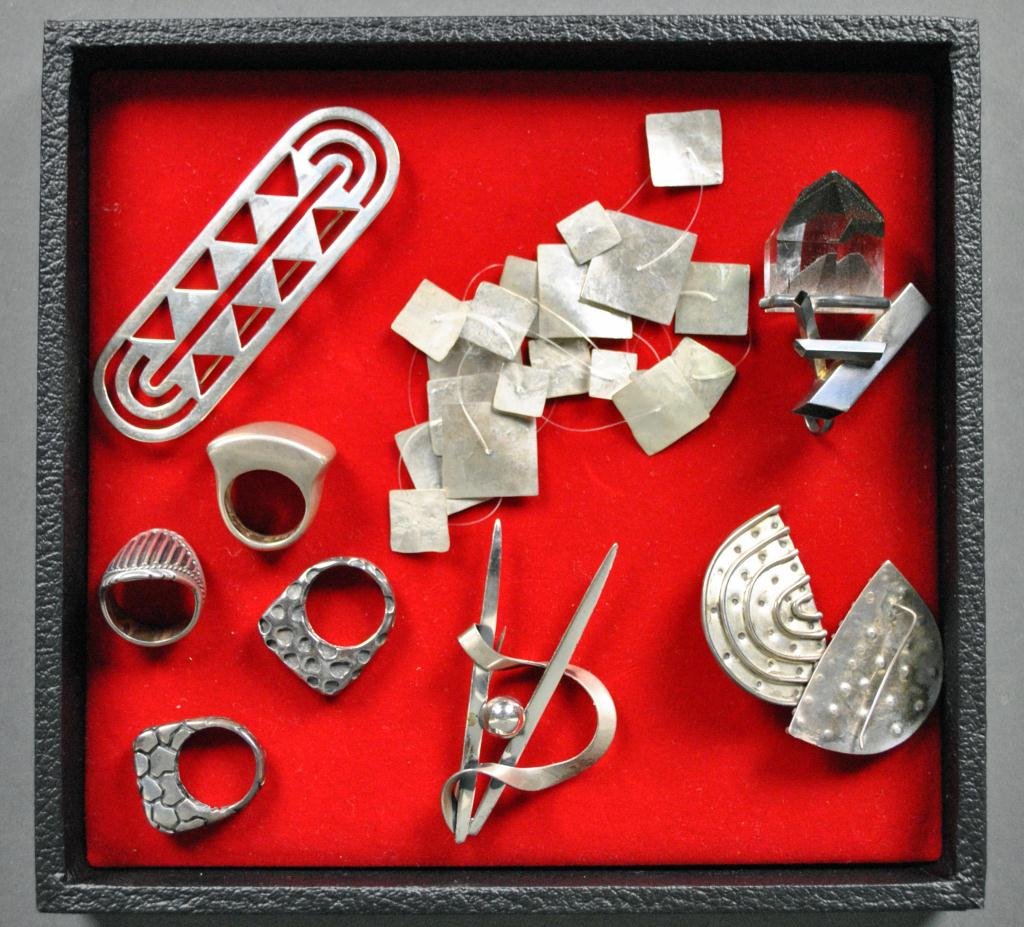 10-PIECE SIGNED STERLING JEWELRY GROUP: including a Zina pin, NN ring, D. Clark ring, Lois Hill bracelet, Woods earrings, Felchcraft pin,a necklace from the MOMA, etc., weighable silver 4ozs.