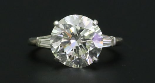 PLATINUM & DIAMOND ENGAGEMENT RING, 5.00CT