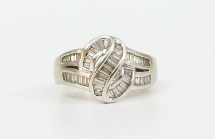 18K DIAMOND BAGUETTE RING