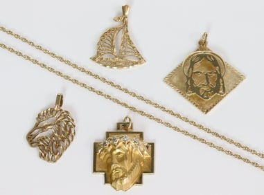 (5) PIECE GOLD GROUP- 4 CHARMS AND A NECKCHAIN