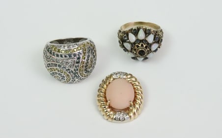 (3) PIECE VINTAGE GOLD JEWELRY GROUP