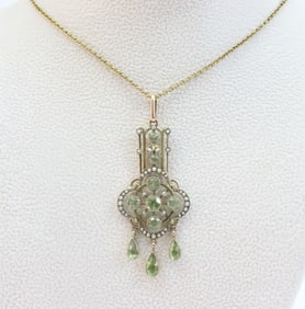 EDWARDIAN 9K FILIGREE PERIDOT PENDANT ON CHAIN