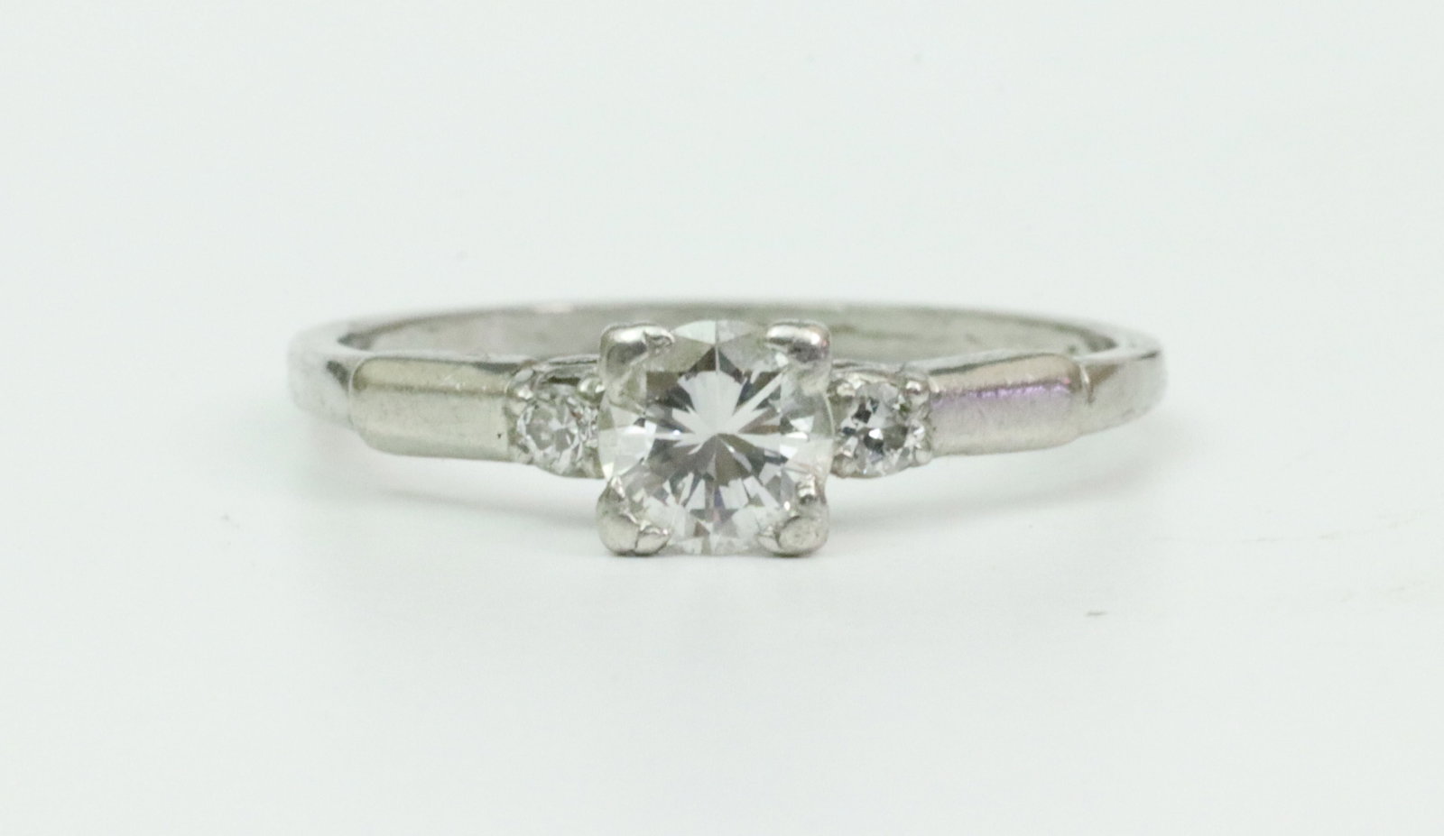 VAN CLEEF & ARPELS DIAMOND ENGAGEMENT RING (1 of 8)