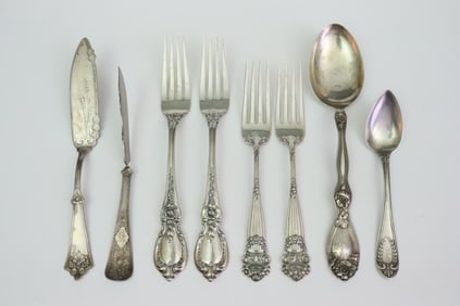 (8) PIECE ASSORTED SILVER FLATWARE GROUP
