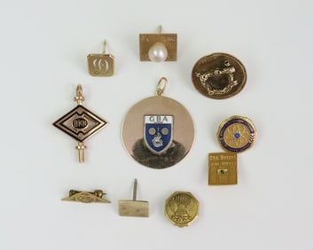 (10) TIE TACKS & COMMEMORATIVE PINS & PENDANTS