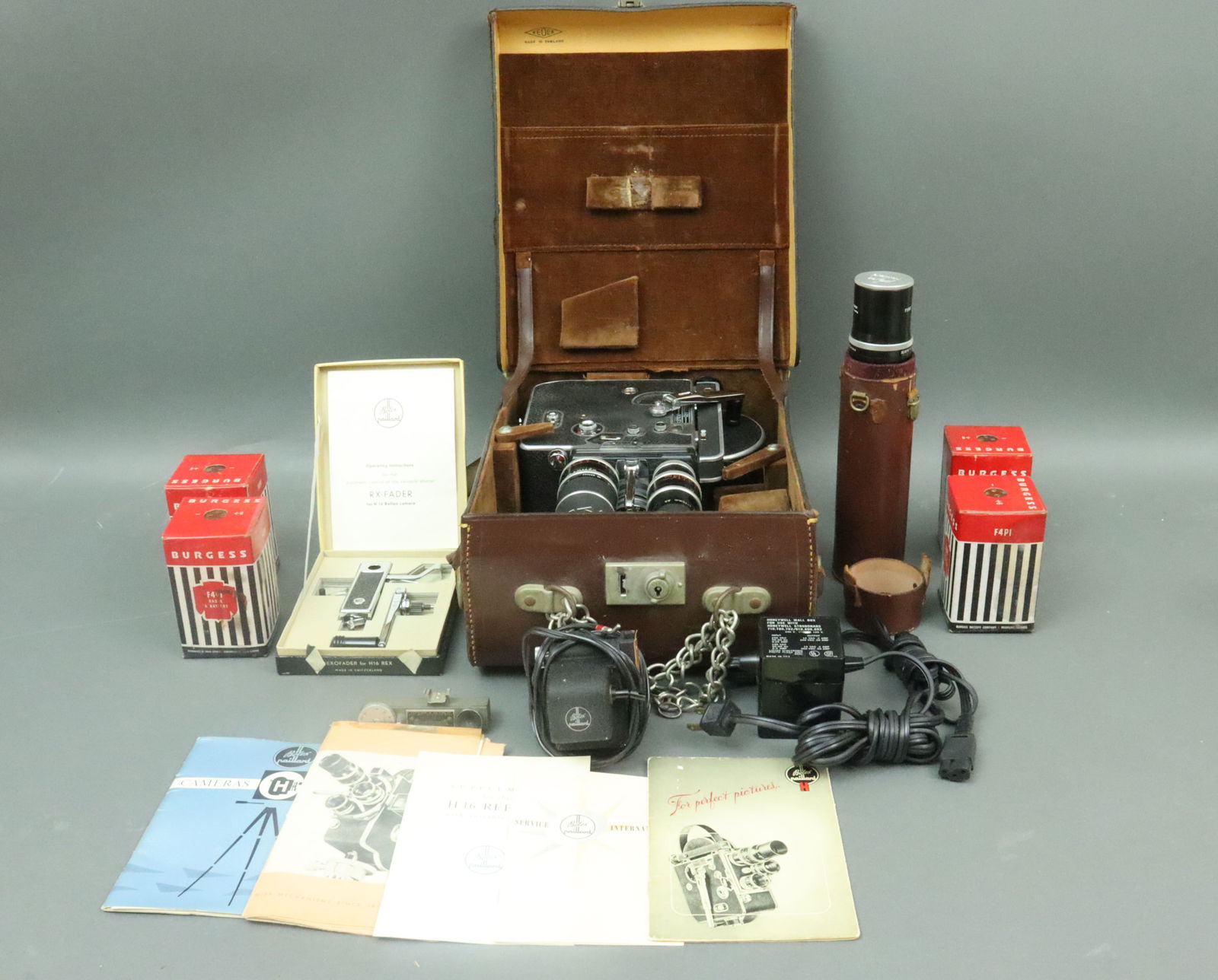 VINTAGE PAILLARD BOLEX H16 REFLEX MOVIE CAMERA (1 of 10)