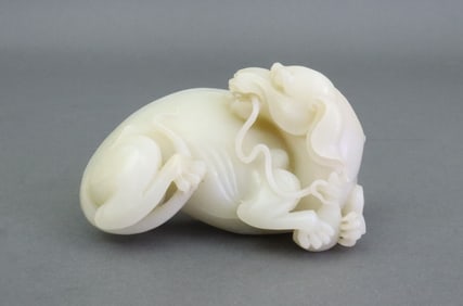 CHINESE WHITE NEPHRITE JADE RECUMBENT BEAST