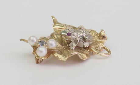 14K FROG & LEAF PIN