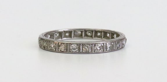 18K DIAMOND ETERNITY BAND