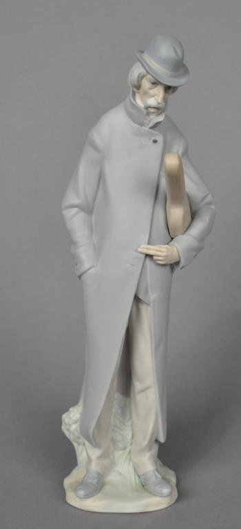 LLADRO FIGURINE - OLD MAN WITH VIOLIN: #4622, 13.5in.
