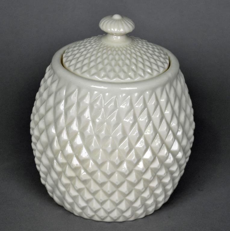 BELLEEK COVERED BISCUIT JAR, 7in.: BELLEEK COVERED BISCUIT JAR, 7in.