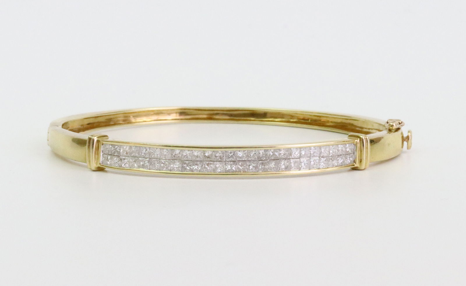 18K DIAMOND HINGED BANGLE (1 of 5)