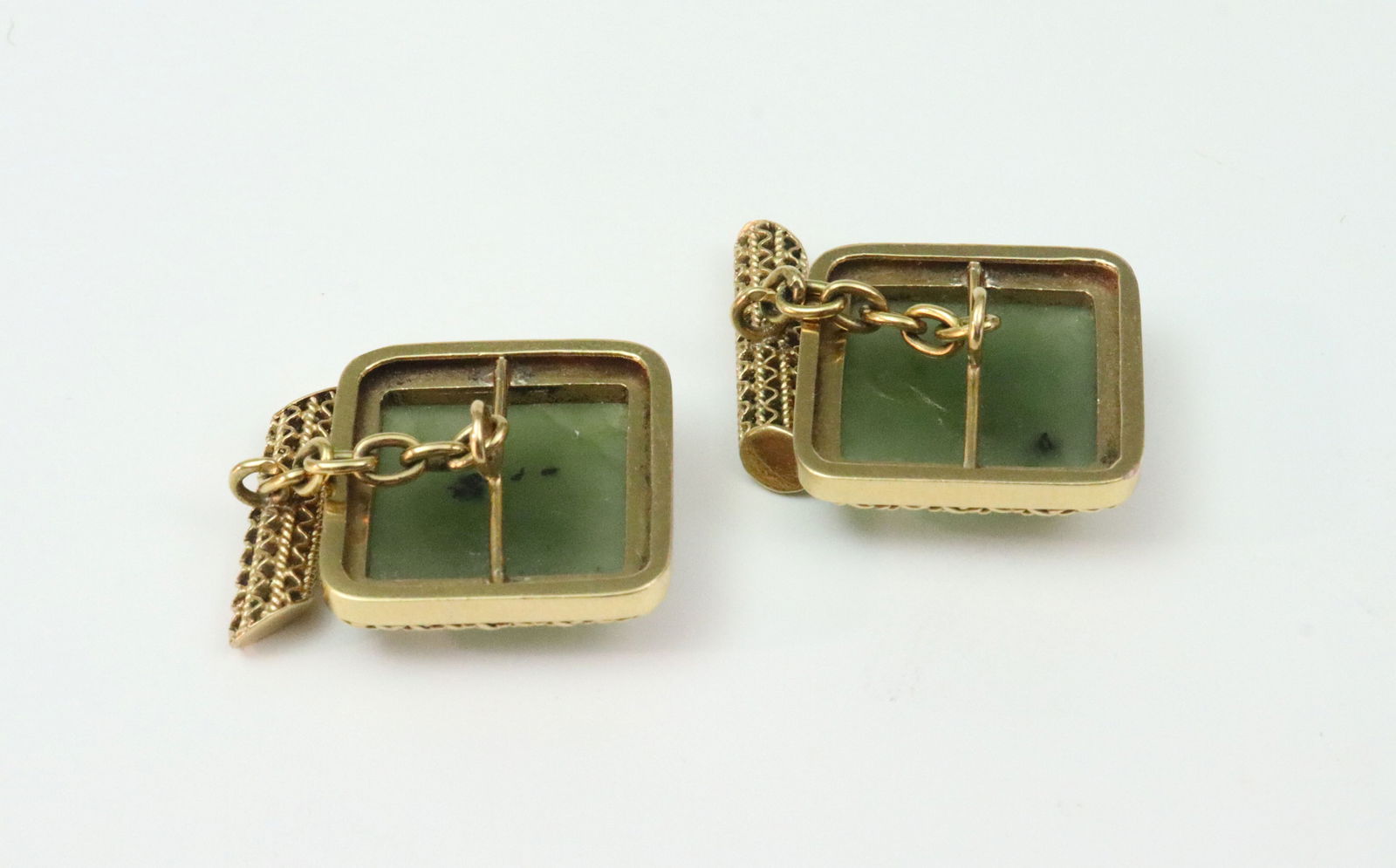 PAIR 18K NEPHRITE JADE CUFFLINKS - 2