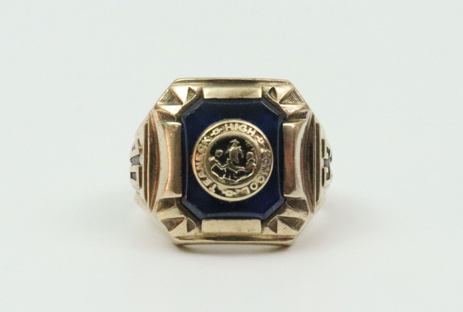 1963 10K HIGH SCHOOL RING (1 of 4)