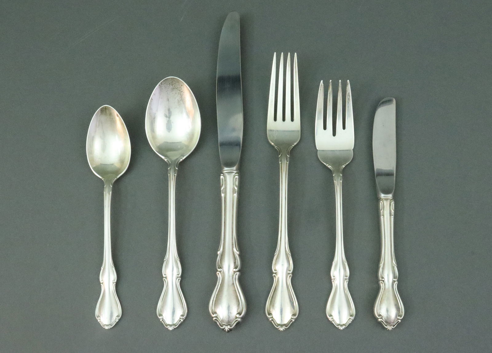 (78) PIECE REED & BARTON STERLING FLATWARE SERVICE (1 of 2)
