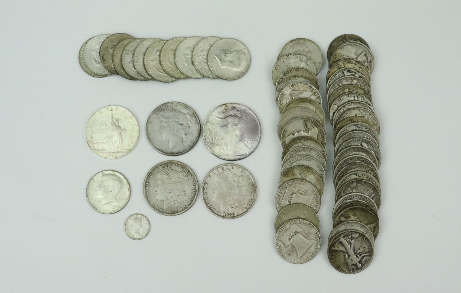 US SILVER COINS & CURRENCY GROUP (1 of 4)