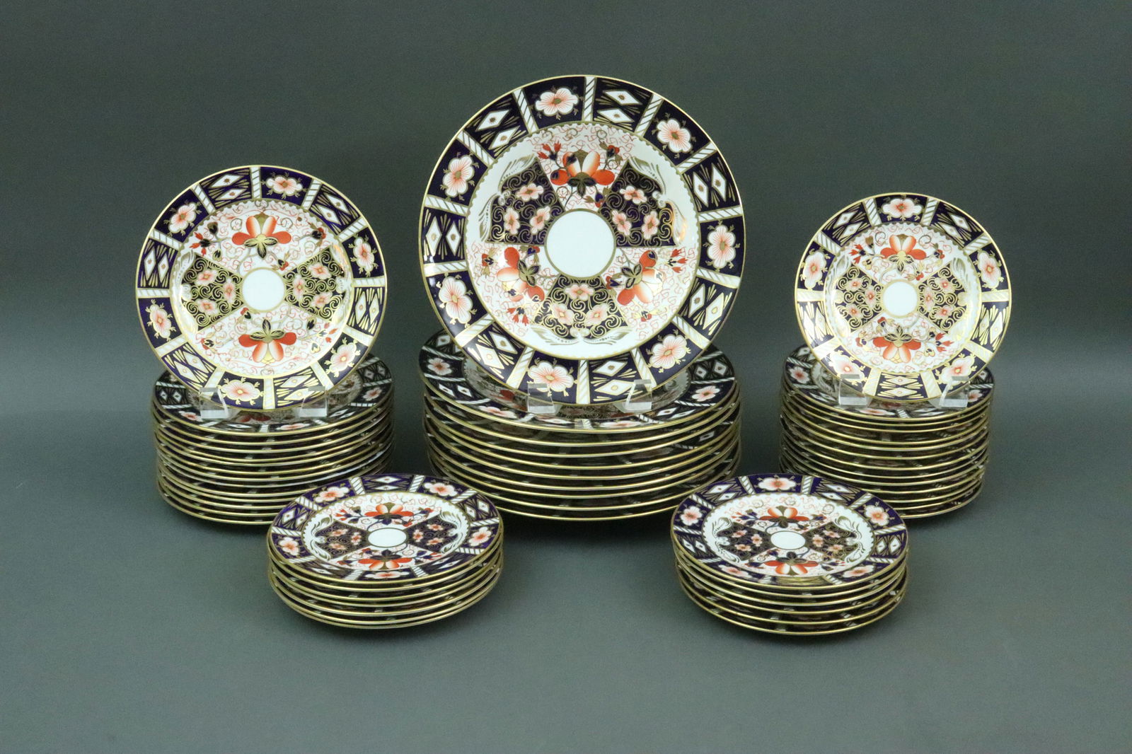 (157) PCS. ROYAL CROWN DERBY ASSEMBLED DINNERWARE (1 of 6)