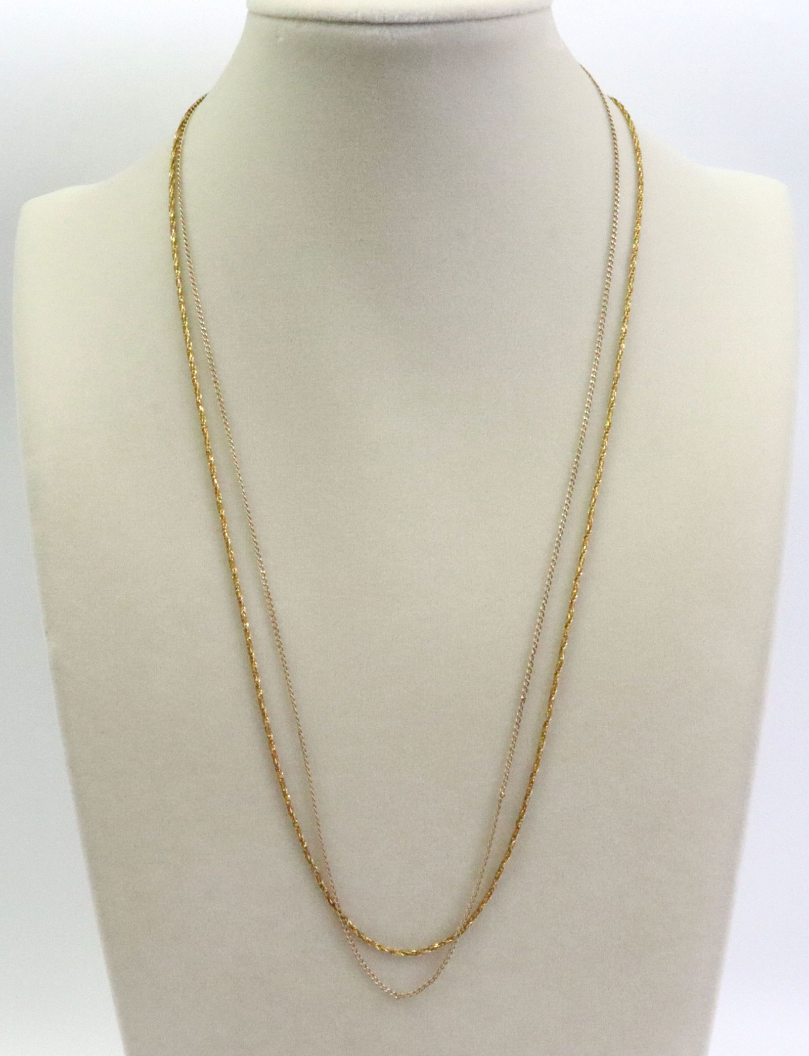 (2) 14K NECKCHAINS - FLEX LINK ROPE & OVAL LINK: including a 23" diamond cut flex link rope with Italian hallmark, and a 23" oval link, each stamped 14K, gross weight 6.5gms., Opening Bid $300