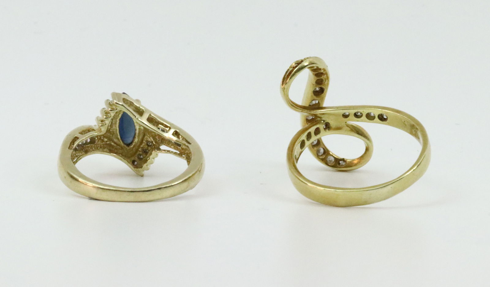 (2) GOLD RINGS - 3