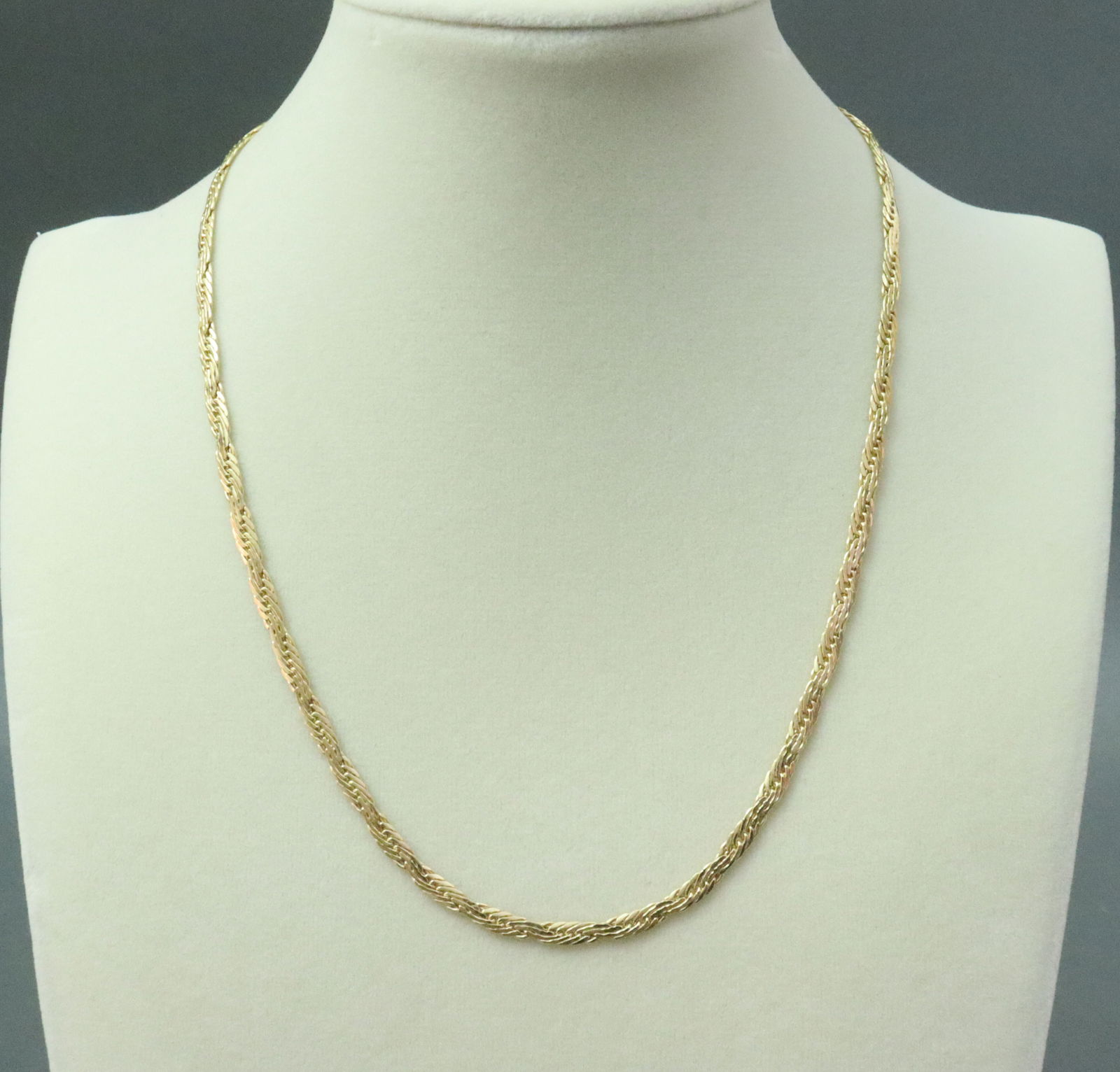 ITALIAN 14K FLAT ROPE CHAIN NECKLACE: stamped '14Kt Italy', width 4mm, length 18in., 5.8gms., Opening Bid $300