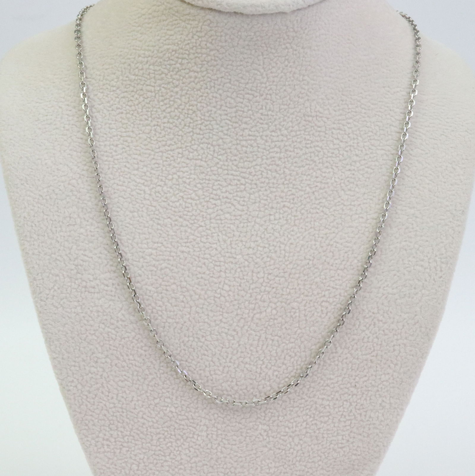 14K CABLE LINK NECKCHAIN: in white gold, stamped 585, 18in. including 1in. extender chain, all test 14K, 3.9gms.