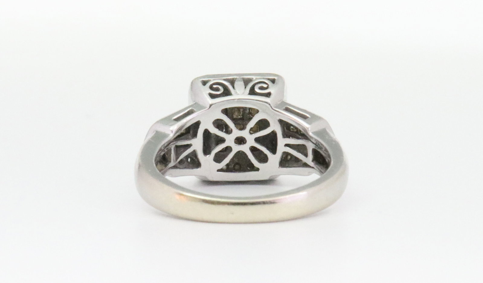 14K DIAMOND CLUSTER RING - 4