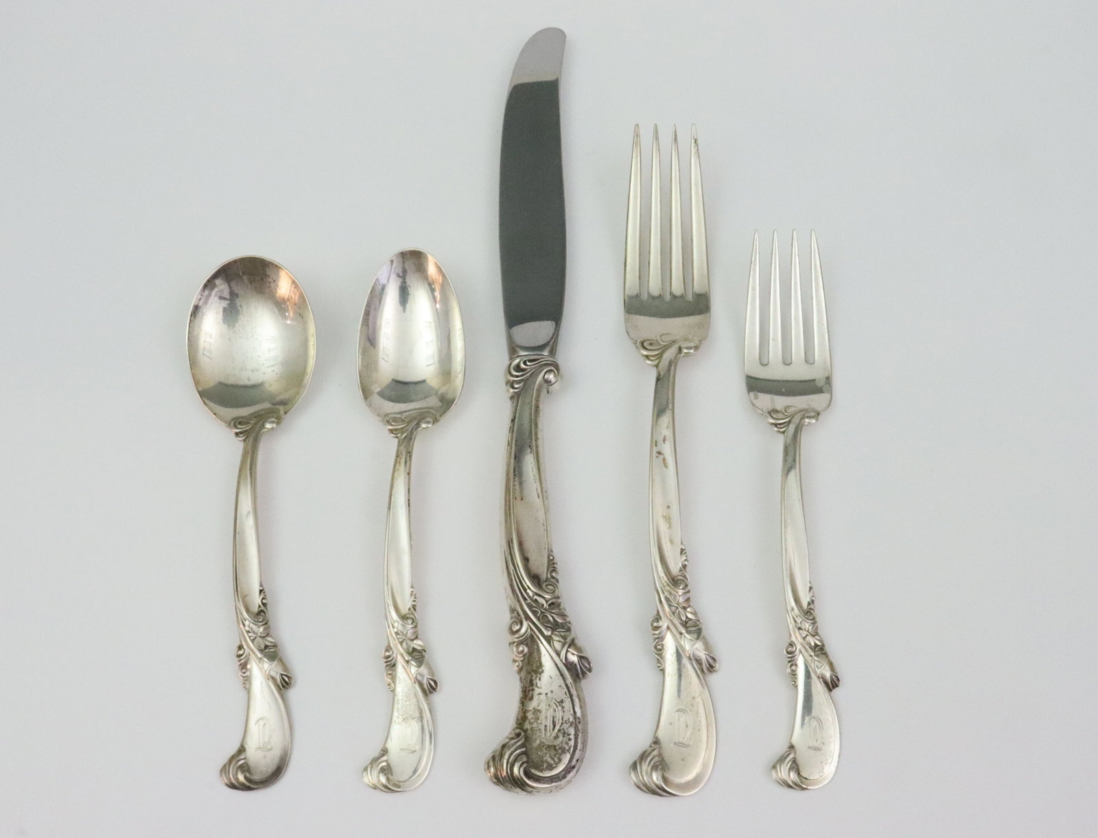 (45) PIECE WALLACE STERLING FLATWARE SERVICE (1 of 1)