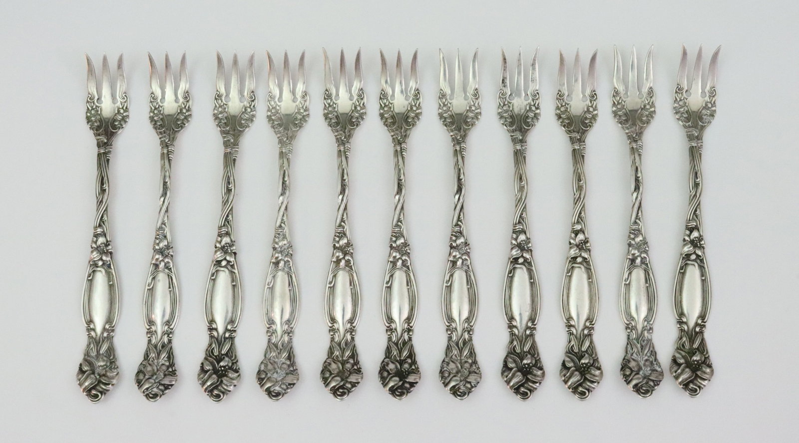 (11) INTERNATIONAL SILVER STERLING SEAFOOD FORKS (1 of 1)