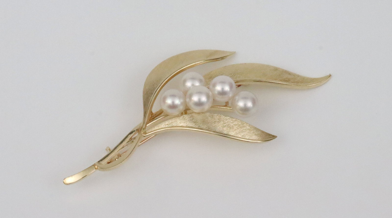 MIKIMOTO 14K LEAF PIN - 2