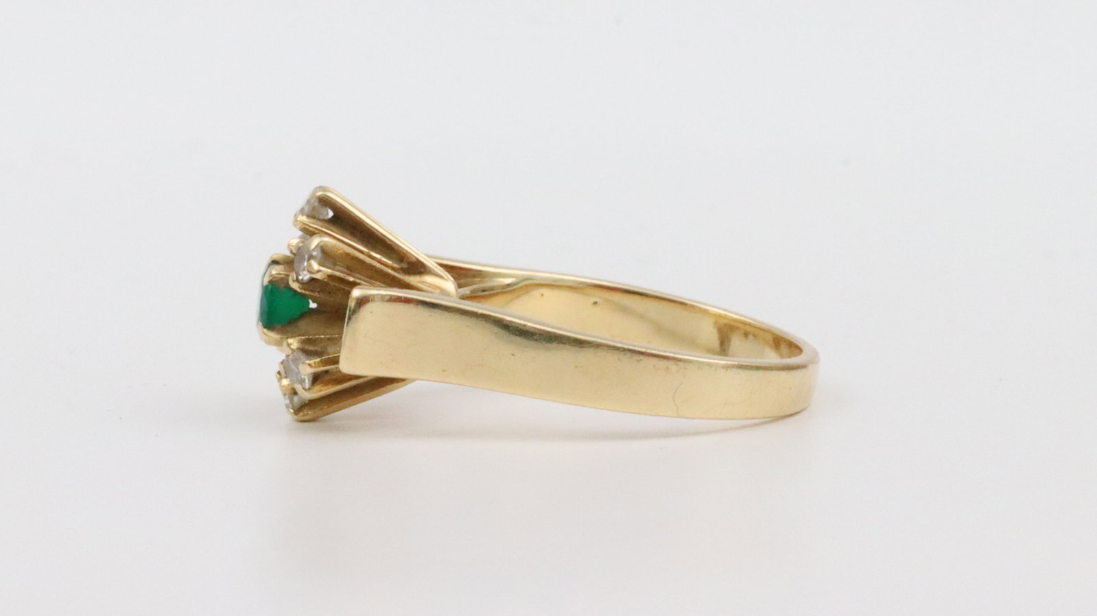 18K DIAMOND & EMERALD RING - 4