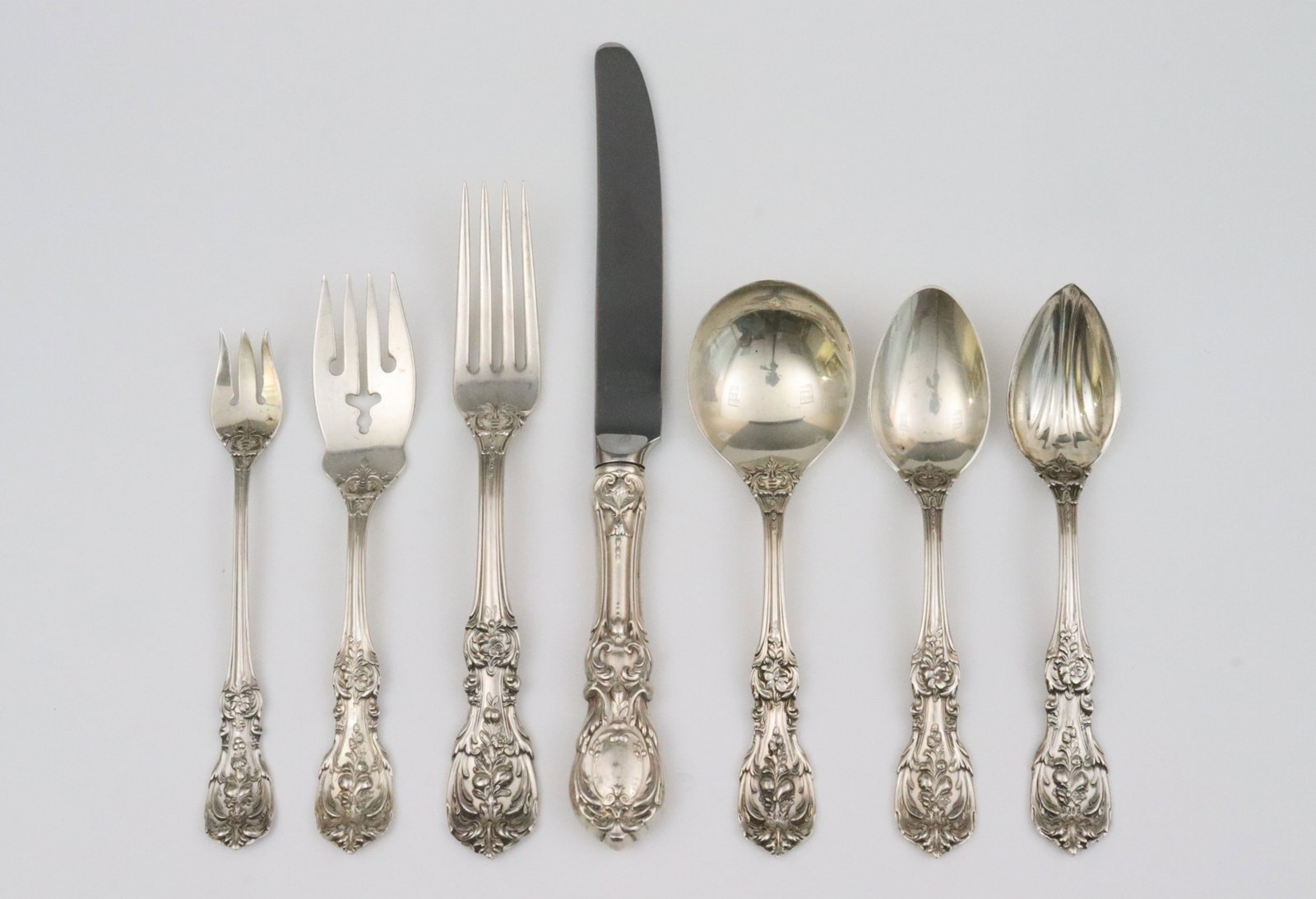 (97) PIECE REED & BARTON STERLING FLATWARE SERVICE (1 of 3)