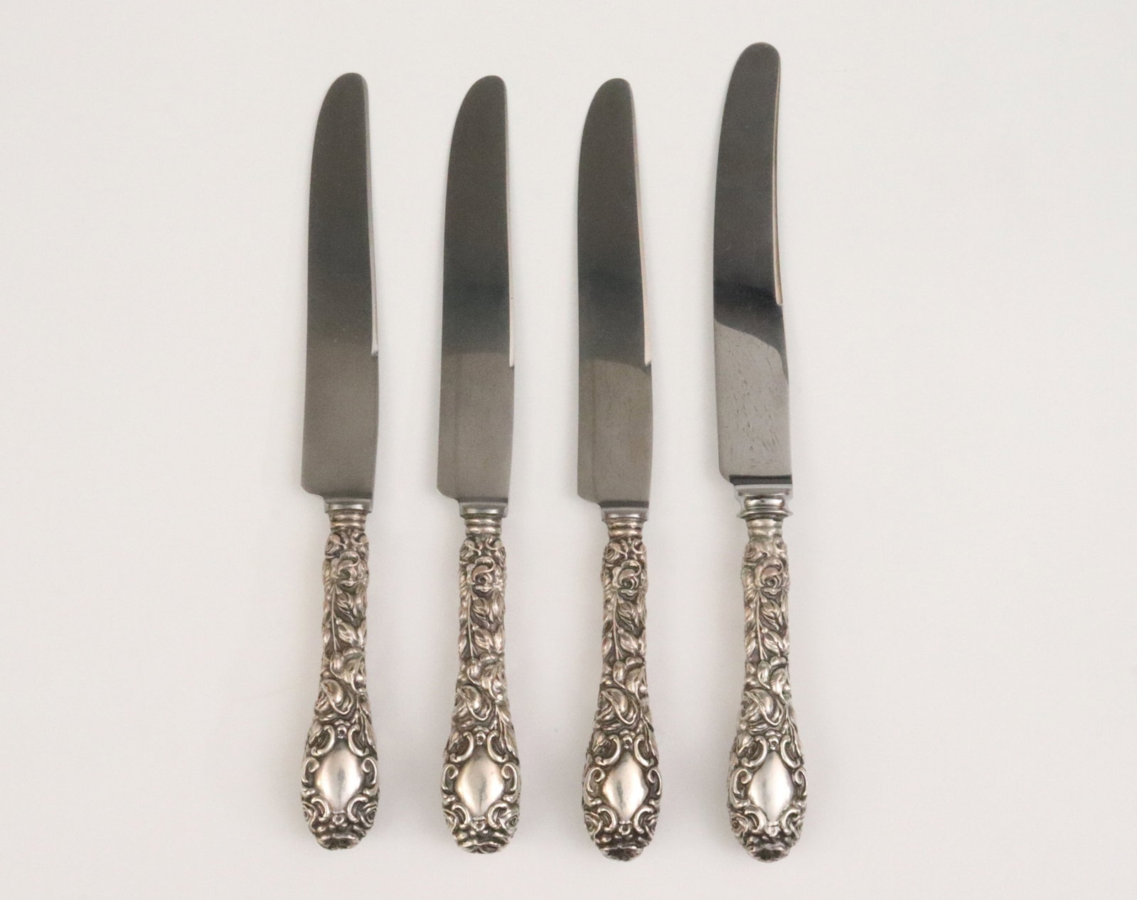 (36) STERLING FLATWARES IN REPOUSSE ROSE PATTERNS - 4